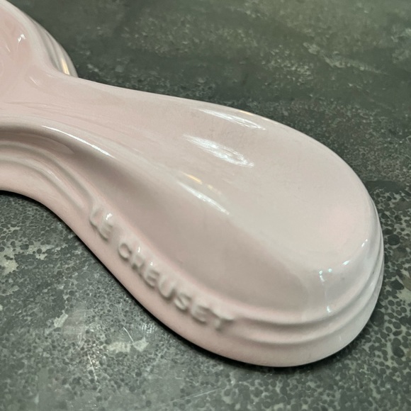 Le Creuset Spoon Rest Pink Chiffon! - Picture 3 of 3